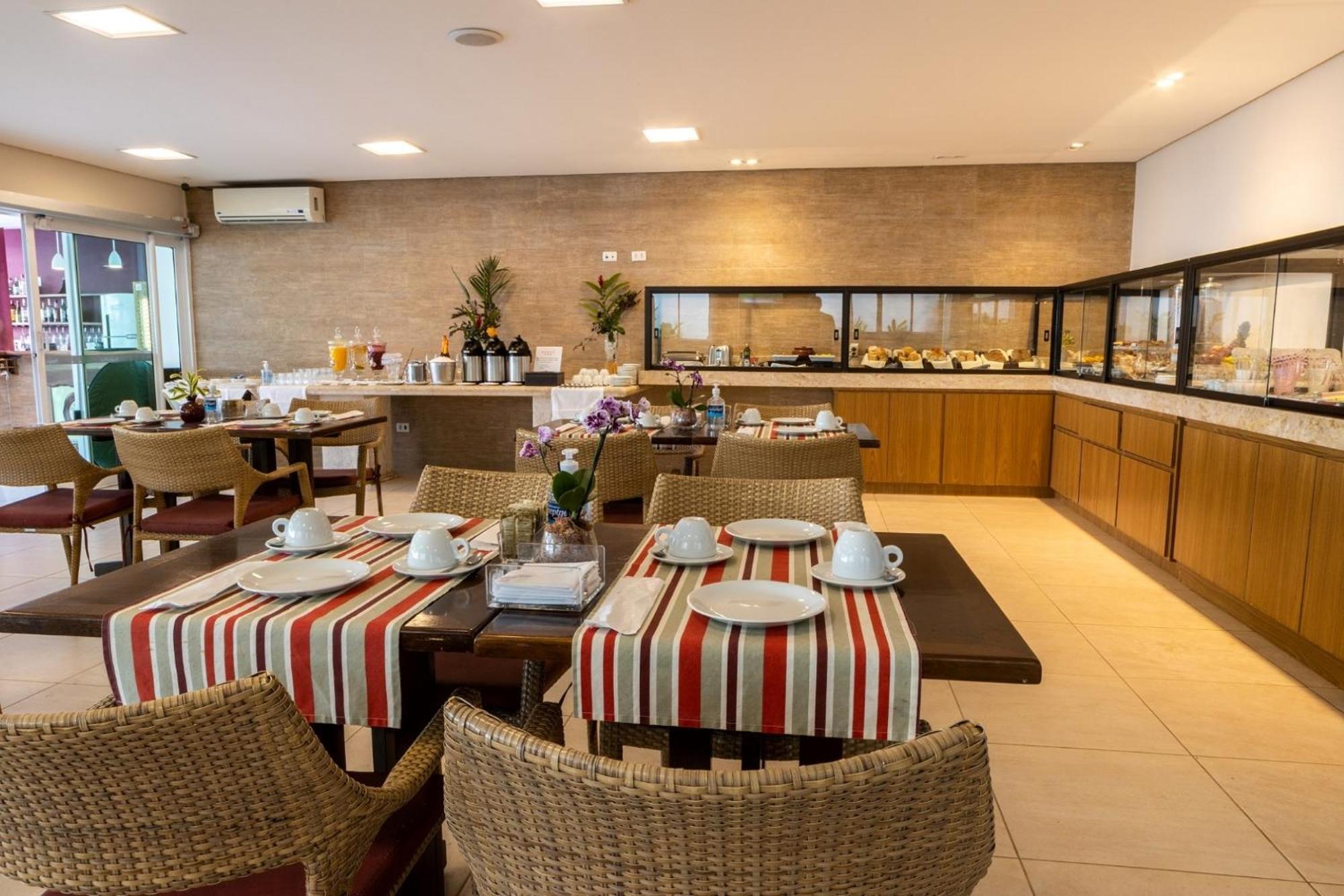 Amora Hotel Маресіас Екстер'єр фото