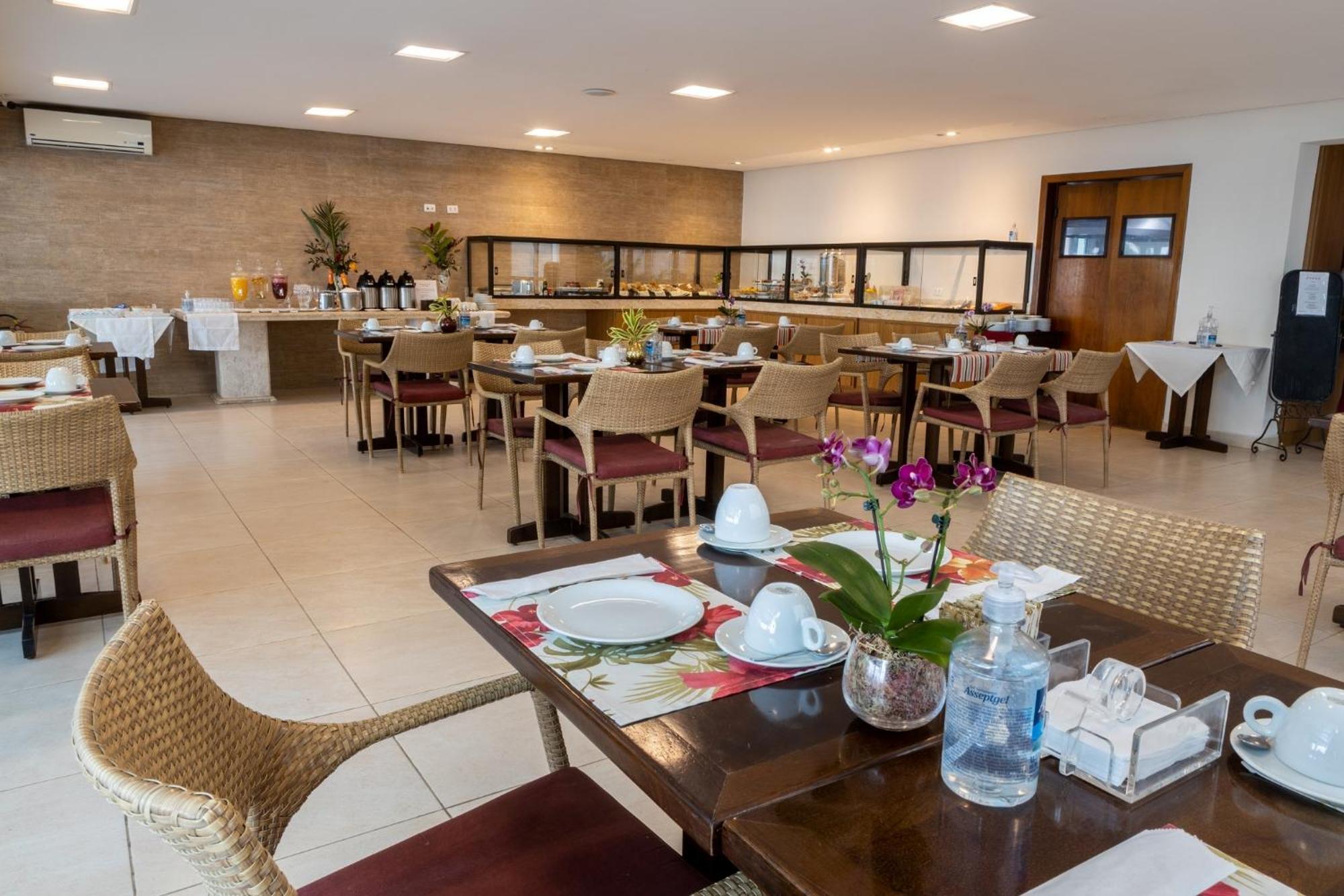 Amora Hotel Маресіас Екстер'єр фото
